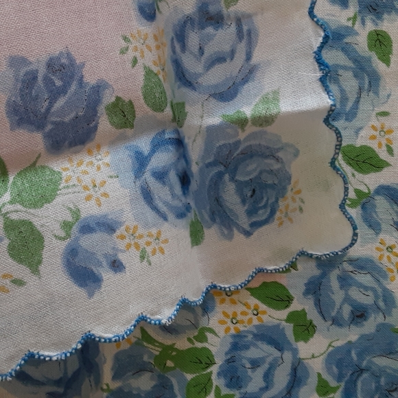 Floral Printed Cotton Scalloped Edge Handkerchief 12" Square - Picture 4 of 6